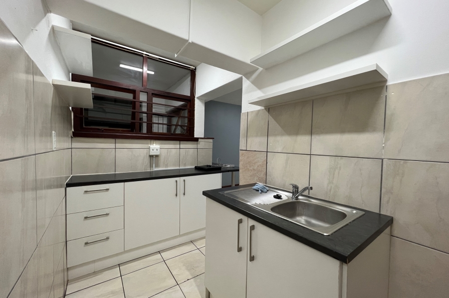 To Let 1 Bedroom Property for Rent in Flamingo Vlei Western Cape
